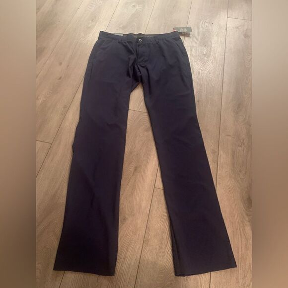 Under Armour mens pants straight, sits at waist with room through hip and thighs - Picture 1 of 8